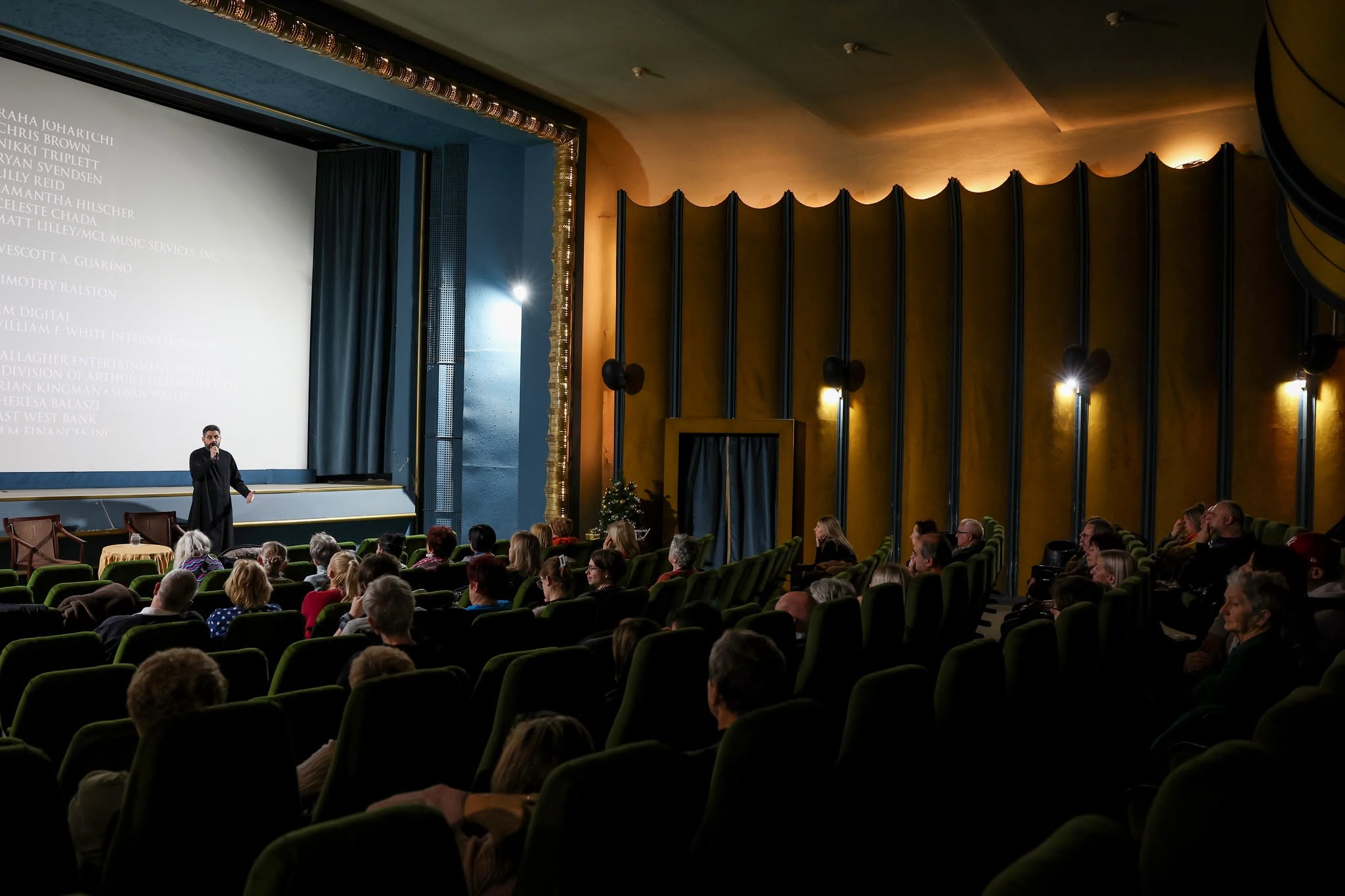 53 órás filmmaratonnal búcsúzik az Apolló mozi nagyterme Debrecenben