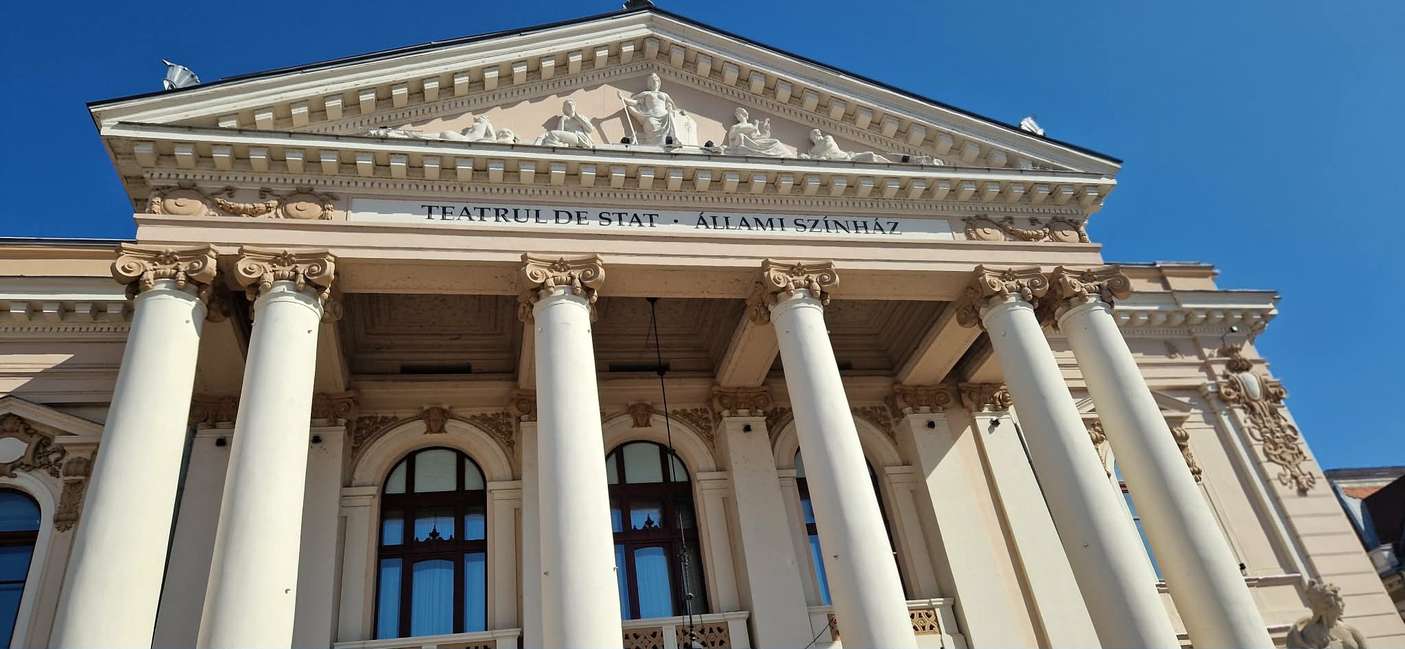 Új évad, új történetek a nagyváradi színházban – Debrecenből is érdemes bérletet váltani