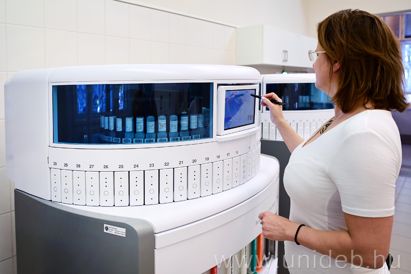 Új automaták segítik a daganatok diagnosztikáját a Debreceni Egyetemen