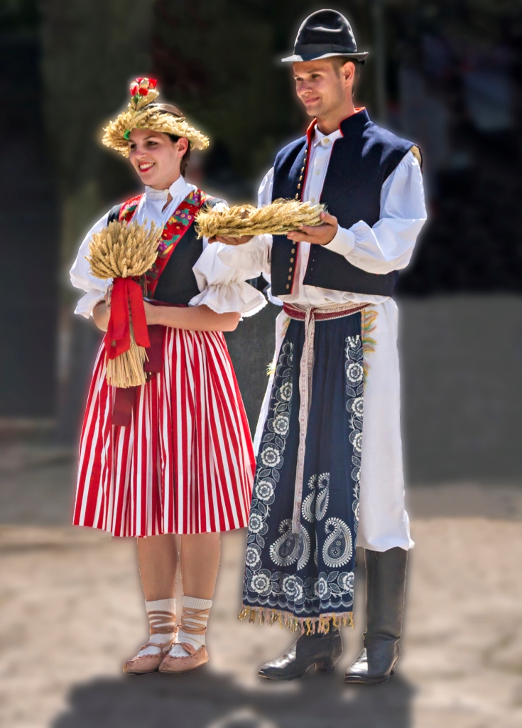 Cosmina MUNTEAN - Adrian DRAGAN - Slovak folk tradition