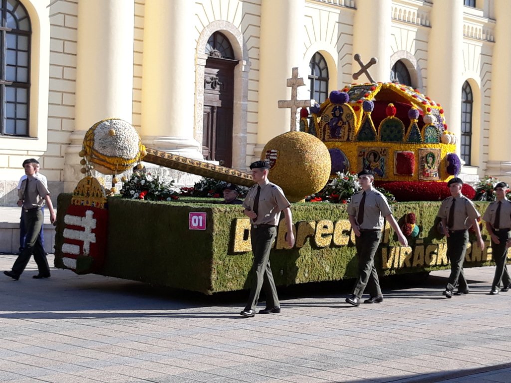 Legfontosabb nemzeti ereklyénk. A Korona Nagyváradra is megérkezik.