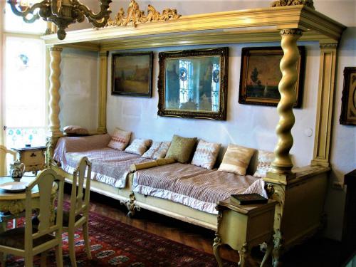 Foto dr. Kiss András -Interieur in Casa Darvas- Laroche