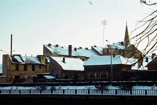 Foto dr. Kiss András -Körösparti régi házak Case vechi pe malul Crisului